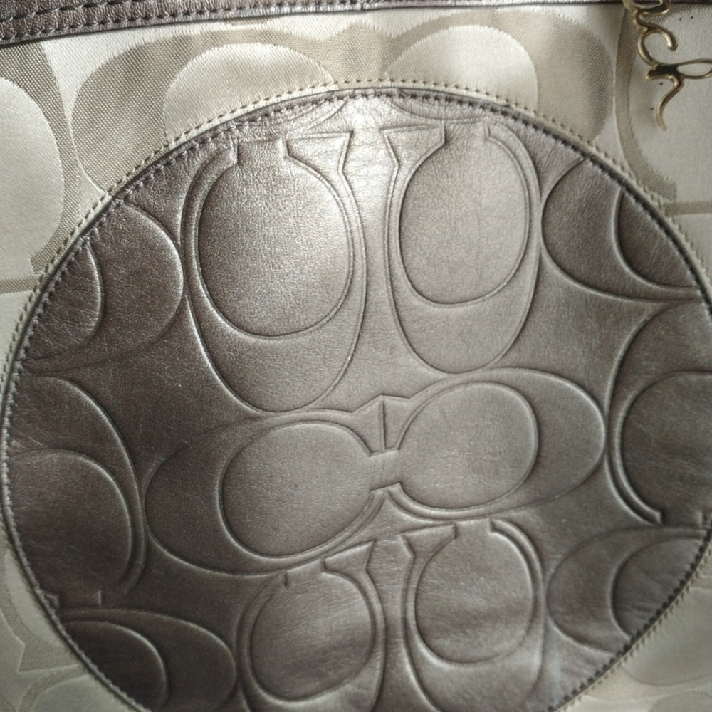 COACH Signature Laura Tote Shoulder Bag Beige Metallic Finish Canvas/Leather - Picture 6 of 10